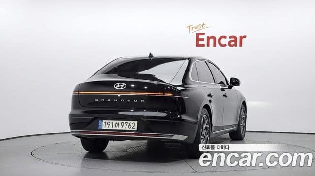 Hyundai Grandeur (GN7) 3