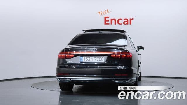 Audi A8 (D5) 3