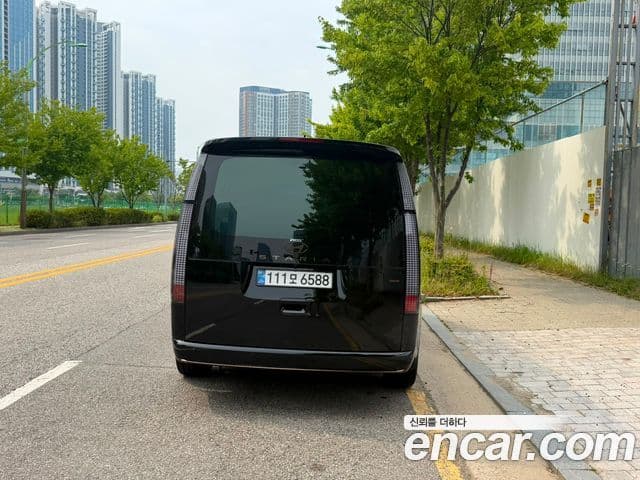 Hyundai Staria 2