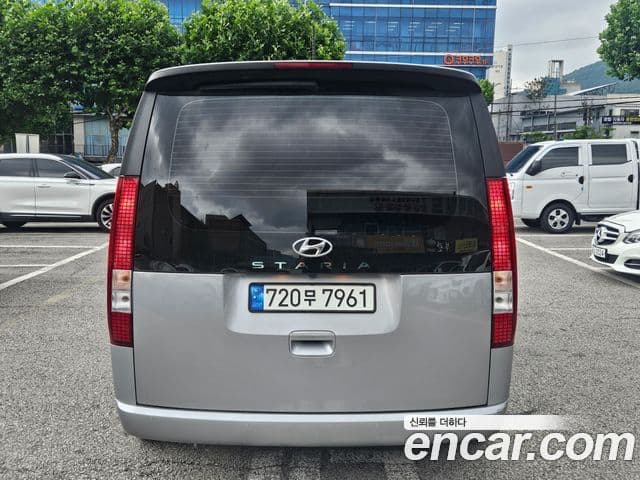 Hyundai Staria 2