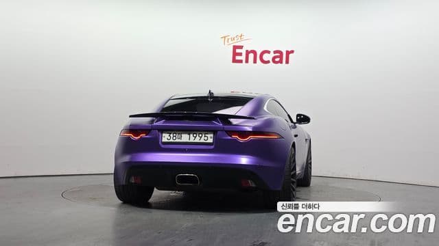 Jaguar F-TYPE 4