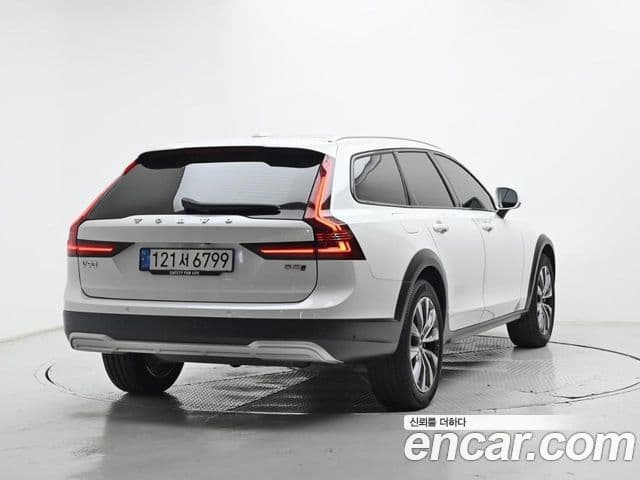 Volvo V90 Cross Country 2