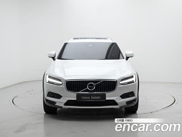 Volvo V90 Cross Country 3