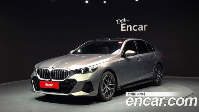 BMW 5 Series (G60)