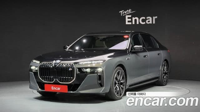 BMW i7 (G70)