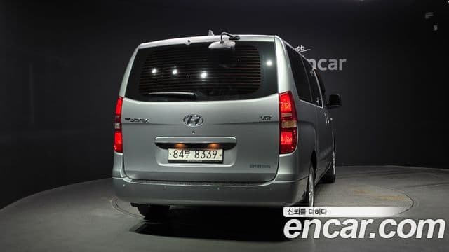 Hyundai Grand Starex 4