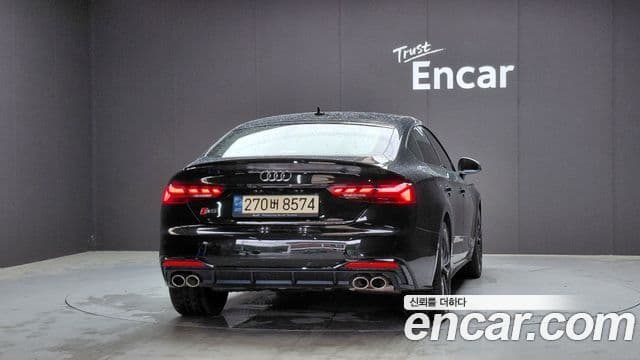 Audi S5 (F5) 3