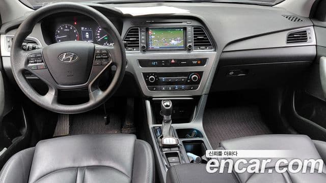 Hyundai LF Sonata 4