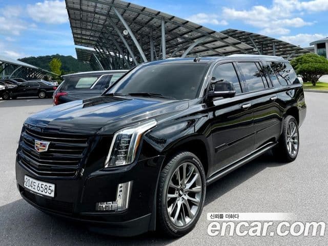Cadillac Escalade 2