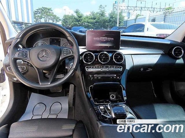 Mercedes-Benz C-Class W205 4