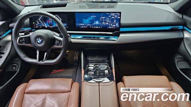 BMW 5 Series (G60) 4