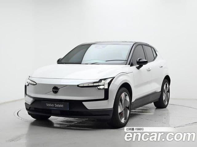 Volvo EX30 1