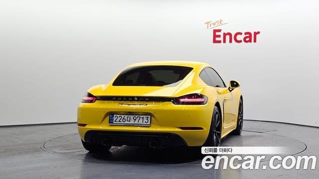 Porsche 718 Cayman 4