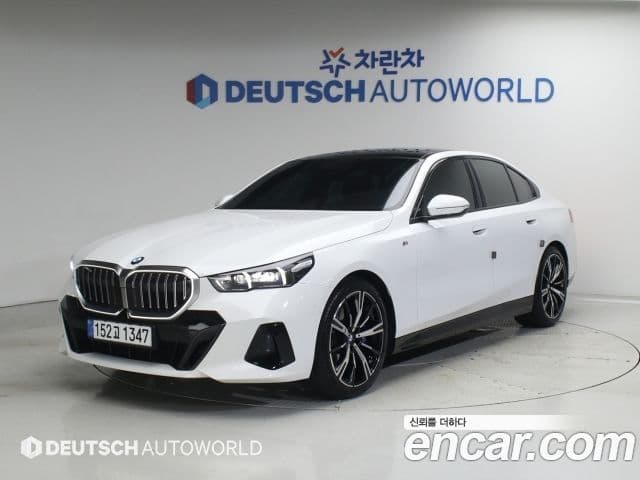 BMW 5 Series (G60)