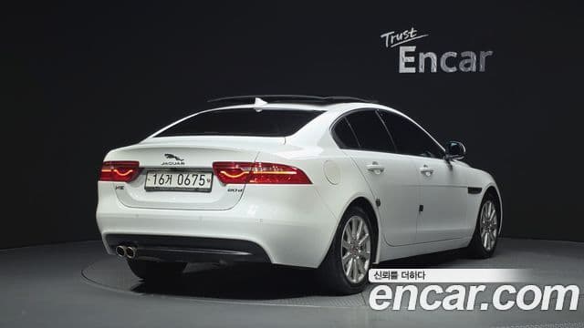 Jaguar XE 2