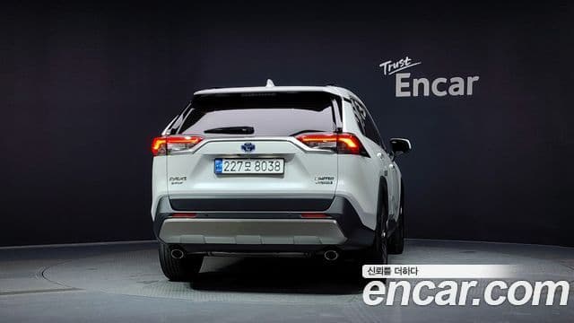 Toyota RAV4 5th Gen 3