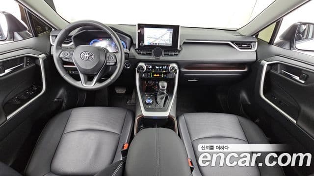 Toyota RAV4 5th Gen 4