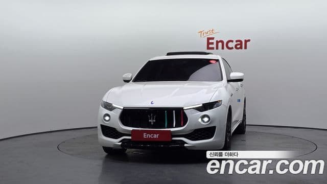 Maserati Levante 2