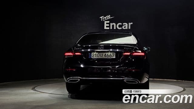 Mercedes-Benz E-Class W213 3