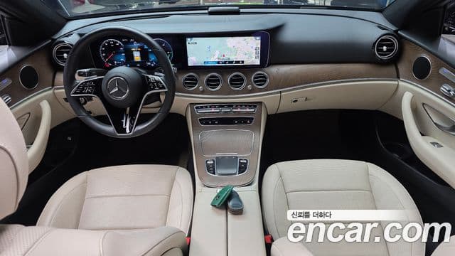 Mercedes-Benz E-Class W213 4
