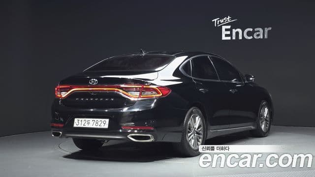 Hyundai Grandeur IG 2
