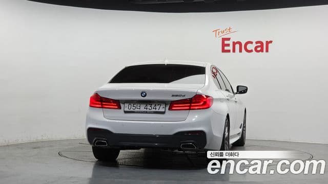 BMW 5 Series (G30) 4