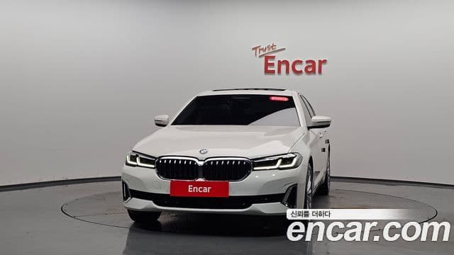 BMW 5 Series (G30) 3
