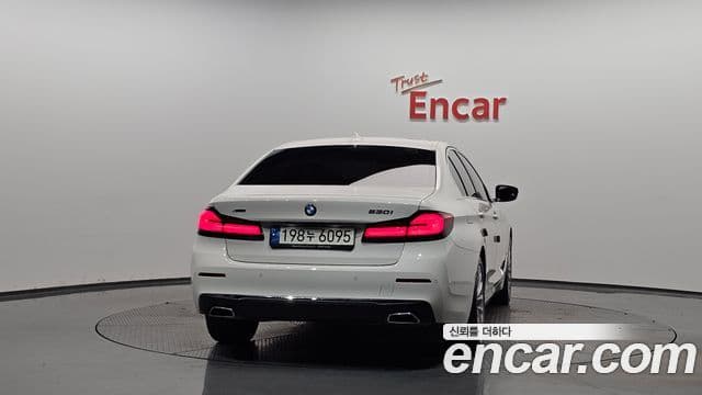 BMW 5 Series (G30) 4
