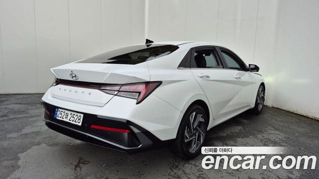 Hyundai The New Avante (CN7) 2