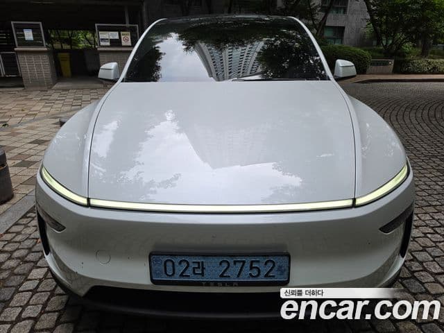 Tesla Model Y — 1