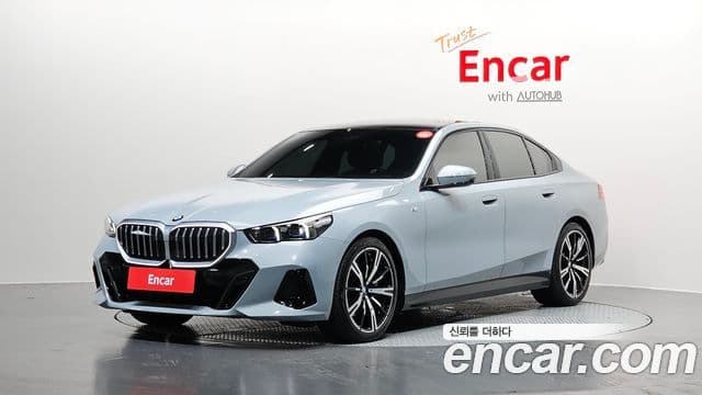 BMW 5 Series (G60)