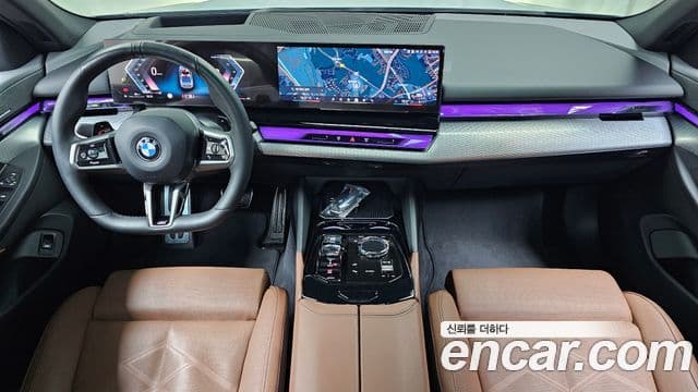 BMW 5 Series (G60) 4