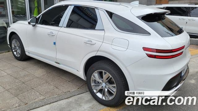 Genesis GV70 3