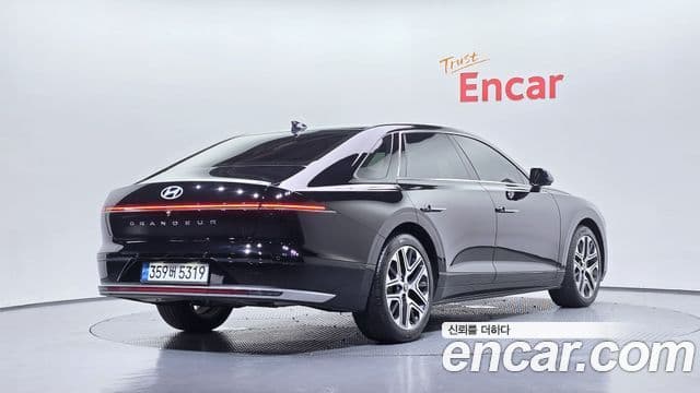 Hyundai Grandeur Hybrid (GN7) 2
