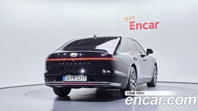 Hyundai Grandeur Hybrid (GN7) 4