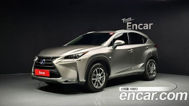 Lexus NX300h 1