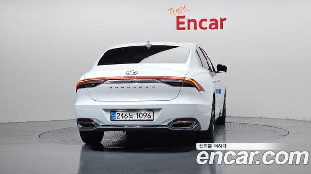 Hyundai The New Grandeur IG Hybrid 3