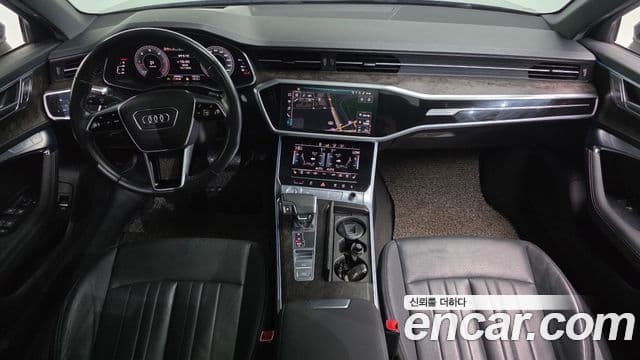 Audi A6 (C8) 4