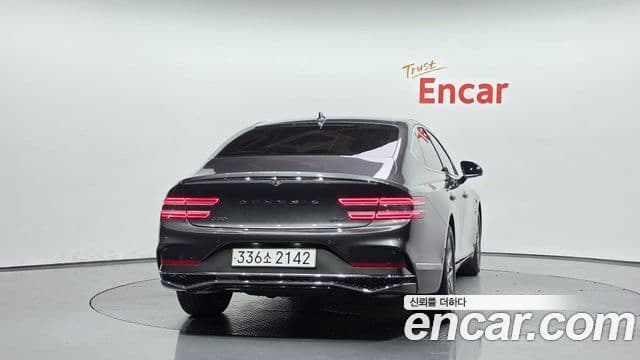 Genesis G80 (RG3) 4