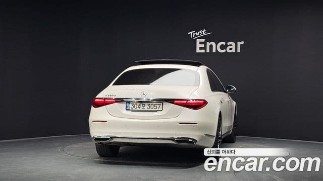 Mercedes-Benz S-Class W223 4