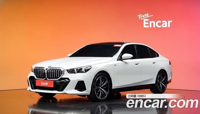 BMW 5 Series (G60)