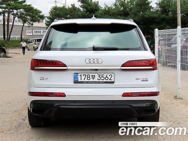Audi Q7 (4M) 3