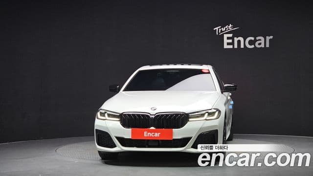 BMW 5 Series (G30) 2