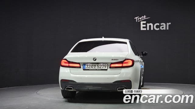 BMW 5 Series (G30) 3