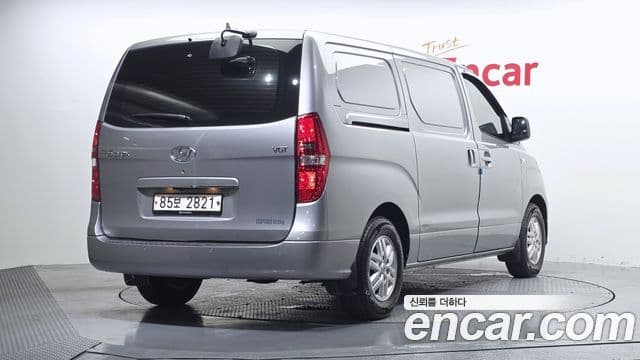 Hyundai The New Grand Starex 2