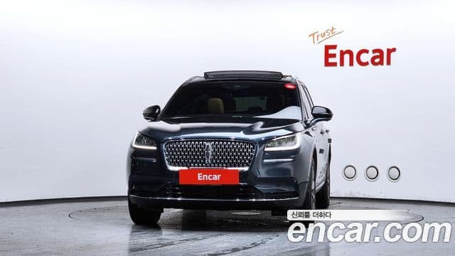 Lincoln Corsair 3