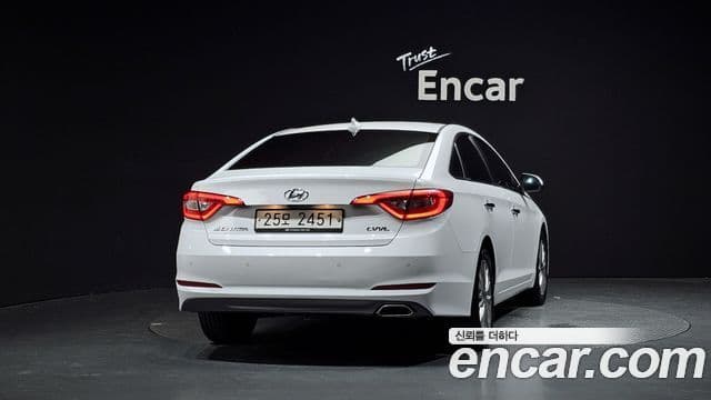 Hyundai LF Sonata 4
