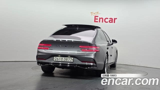 Genesis G80 (RG3) 3