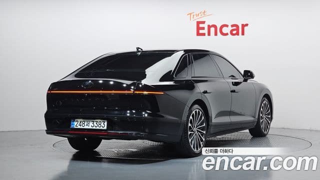 Hyundai Grandeur Hybrid (GN7) 2