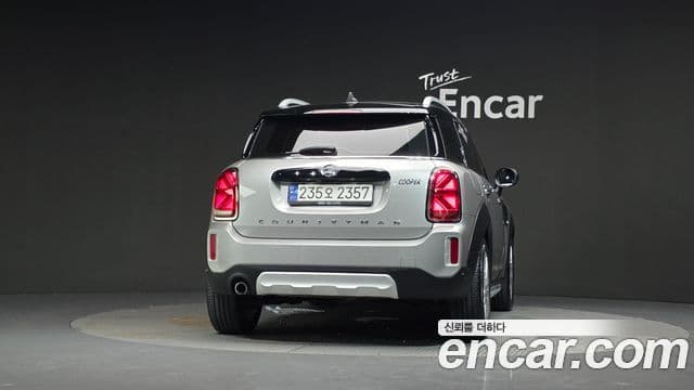 MINI Cooper Countryman 3